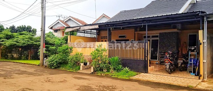 Strategic House 3km from Bogor Station 1