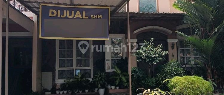 1-Story House in a Comfortable Neighborhood in West Semarang 1