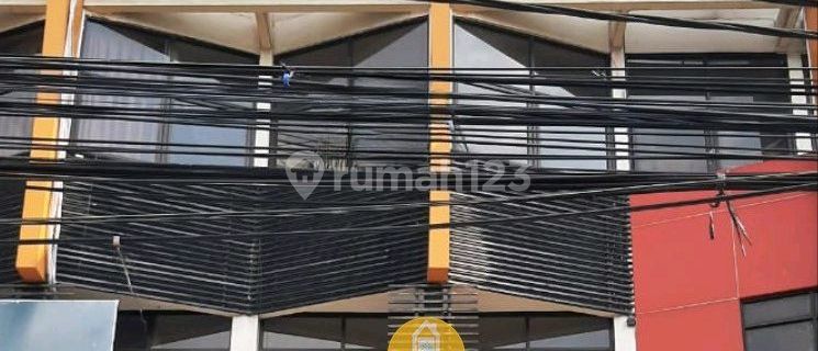 3-Storey Shop House Strategic Location Suitable for Business 1