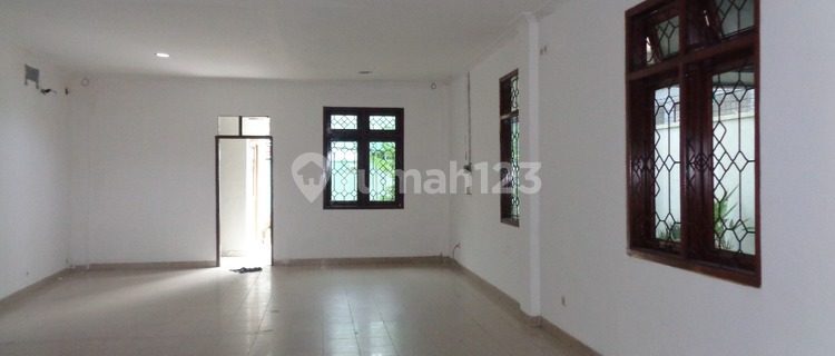 For Rent Office / Shop House in Commercial Zone, Ready to Occupy, Suitable for Any Business in Matraman 1