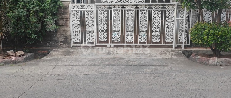 Dijual Rumah Hook bisa untuk Bisnis , Cafe, Kuliner , Dll 1