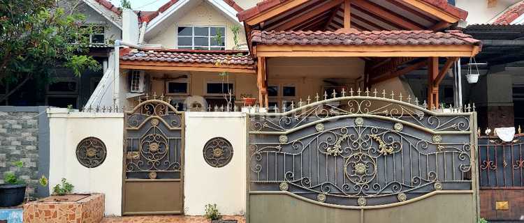 For sale house in Taman Harapan Baru Housing, Bekasi. 1