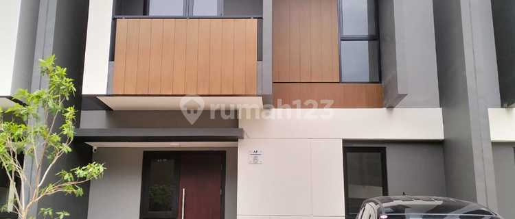 For rent very cheap new house in Sumarecon Crown Gading, Bekasi. 1
