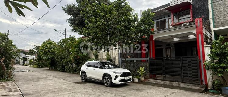 Neat and Ready-to-Occupy House in Billymoon Complex, Pondok Kelapa, East Jakarta 1