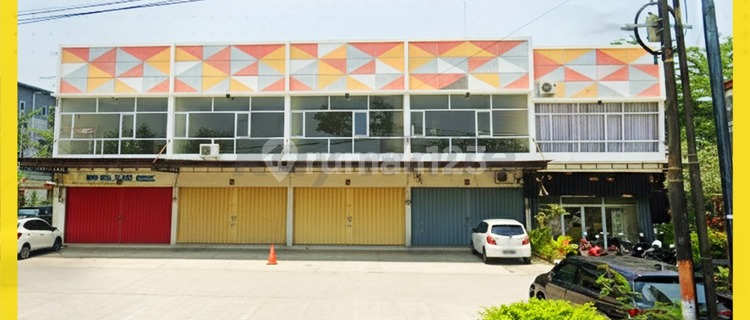 Ready-to-Use Shophouse for Sale, Strategic and Potential Location Near Solo Airport 1