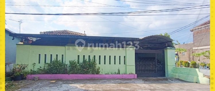 Price Drop for 14-Room Boarding House Near Manahan Gas Station, Kerten, Laweyan, Solo 1
