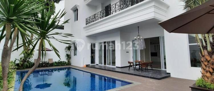 Luxury House with Swimming Pool in Pondok Indah, South Jakarta 1