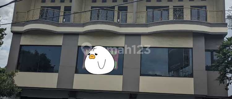 Strategic Shop House on Ngurah Rai Bypass Road, Near the Airport! 1