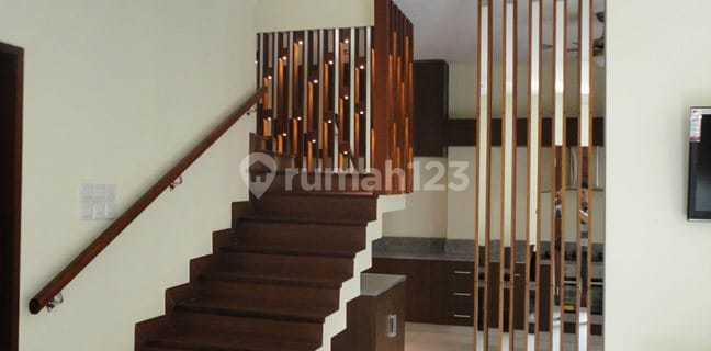 Comfortable Modern Minimalist 2-Bedroom House! in Taman Mumbul 1