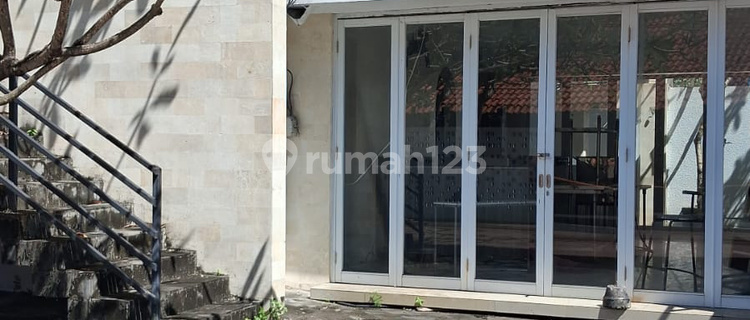 Commercial Building for Rent in Benoa Strategic Location Tourist Area 1
