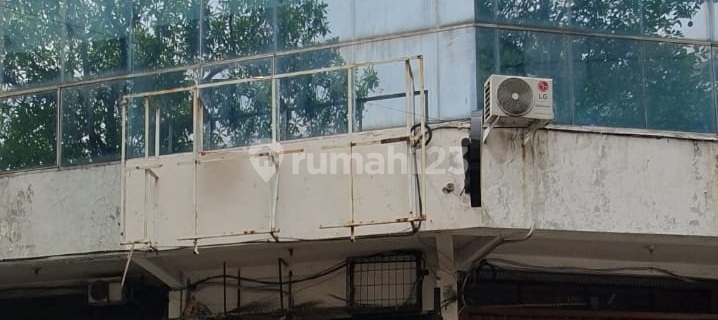 For Rent: Bubutan Main Road Shop House in Downtown Surabaya 1