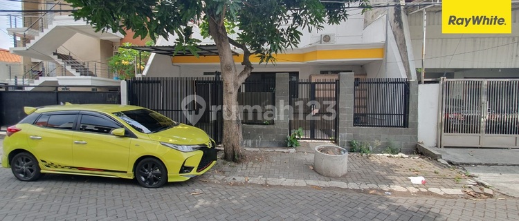 Disewakan Rumah di Jalan Dukuh Kupang Barat Surabaya 1