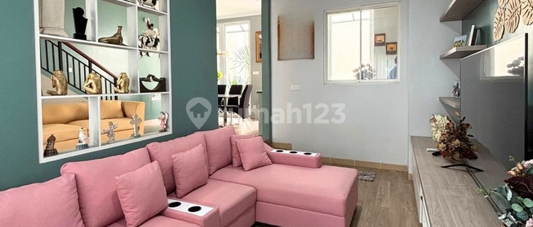 Beautiful House Ready to Occupy Fully Furnished in Flamingo Cluster, Gading Serpong - Tangerang 1
