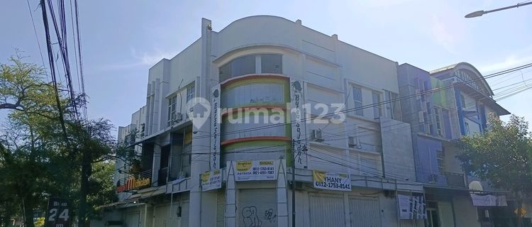 3-Story Hook Ruko in the Heart of Malang City 1