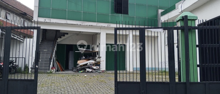 Shophouse with Boarding Rooms near Campus in Cut Meutia, East Bekasi 1