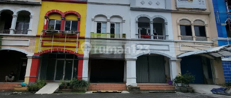 Nice 2.5-Story Shophouse in Deltamas Near Main Road 1