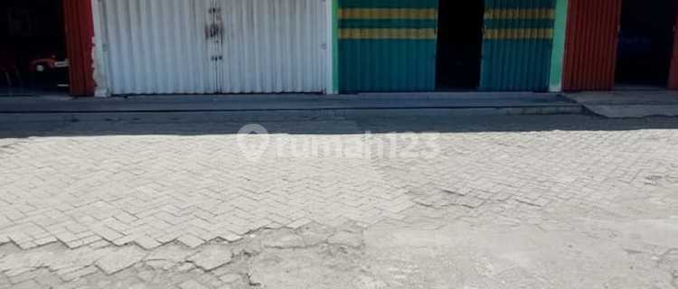 1-Story Shophouse for Sale in Mojowarno Area, Jombang. 1