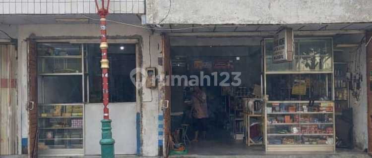 For Sale 3.5-Story Shop House in Mojokerto City. 1