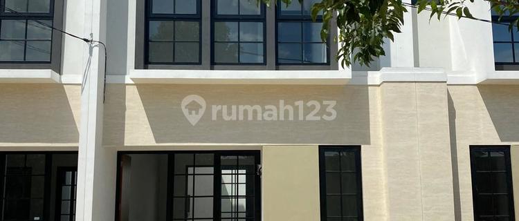For Sale 2-Story Ready-to-Occupy House Inside Cluster Area Depok 1