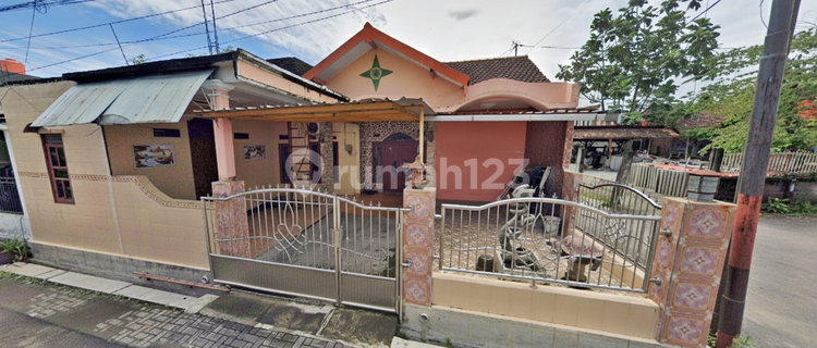 Rumah Posisi Hook di Manyaran Semarang Barat 1