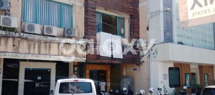 STRATEGIC 3-STORY SHOPHOUSE IN TEUKU UMAR, DENPASAR, BALI 1