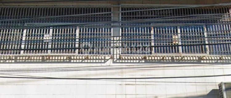 Beautiful City Center Shop House Ready to Live In Minimal Renovation 1