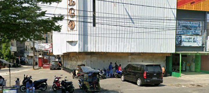 Negotiable Until Deal, Ratulangi Main Road Shop House, Spacious Parking 1