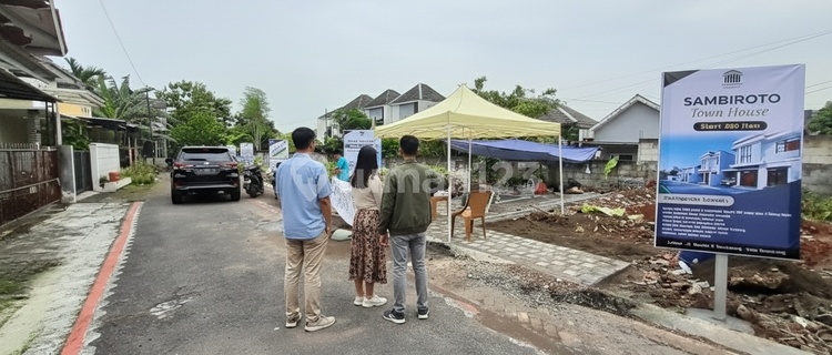Sambiroto Town House near Unimus Kedungmundu Campus and Undip Tembalang Campus in Semarang 1