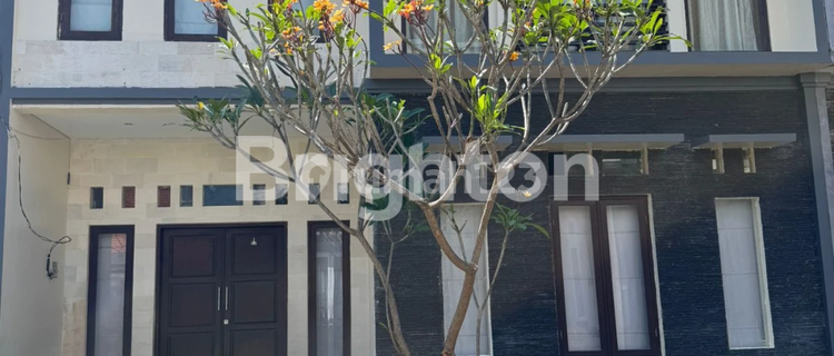 Dijual Rumah 2 Lantai Siap Huni - Lokasi Strategis & Desain Modern 1