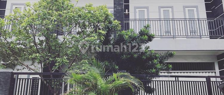 Cheapest Hook House Suitable for Boarding Residence on JL Kartini Central Jakarta 1