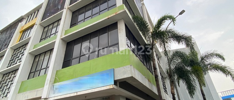 For Rent: Corner Shop House HOEK Marunda Center, size 4x14m², Unfurnished, Facing Main Road (READY TO USE !!) 1