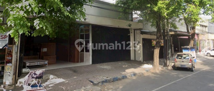 Commercial Building Shop in the Center of Tulungagung City, Jl Kapt Kasihin 1
