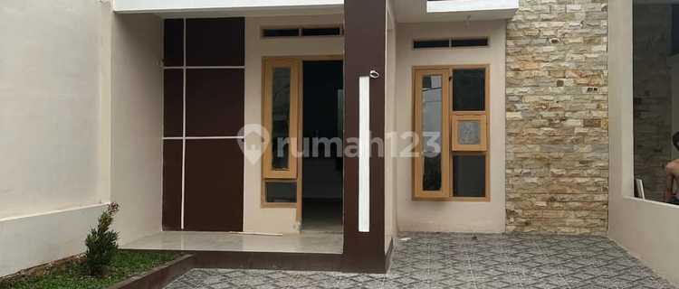 For Sale: Ready-to-Live Minimalist House Near KRL Station 1