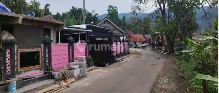 For Quick Sale!! House in Tamansari, Cibugel, Sumedang 1