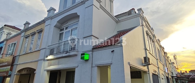 Shop House Hook Fully Renovated In Banjar Wijaya 1