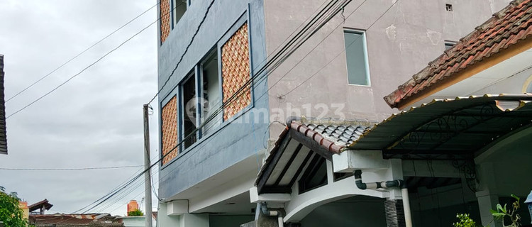 Exclusive Boarding House for Sale in Gejayan, Near Ambarukmo Plaza 1