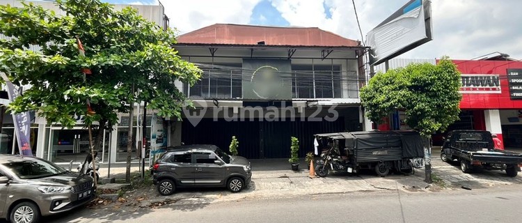 For Rent: 2-Story Shop House With Spacious Parking Area On Main Road Magelang. 1