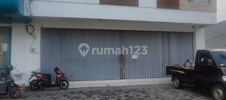 3-Story Commercial Space on Magelang Street Km 4, Sinduadi, Mlati, Sleman. 1