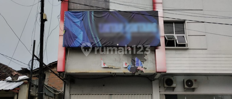 Strategic Shop House for Sale Near Terminal and Campus in Condong Catur, Depok, Sleman 1