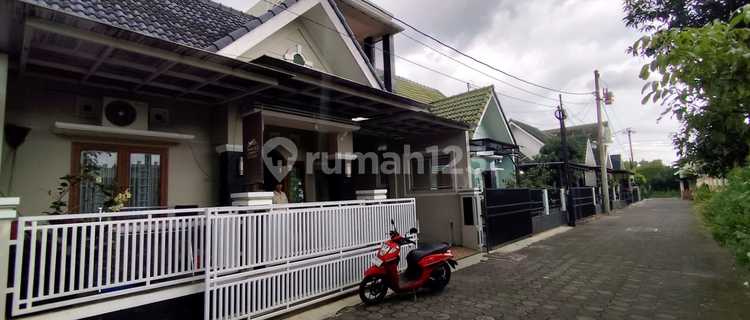Rumah 2 Lantai di Perum Griya Soragan 1