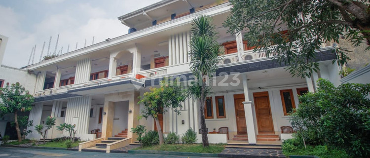 Beautiful Hotel Fully Furnished Central Location Near Malioboro Yogyakarta 1