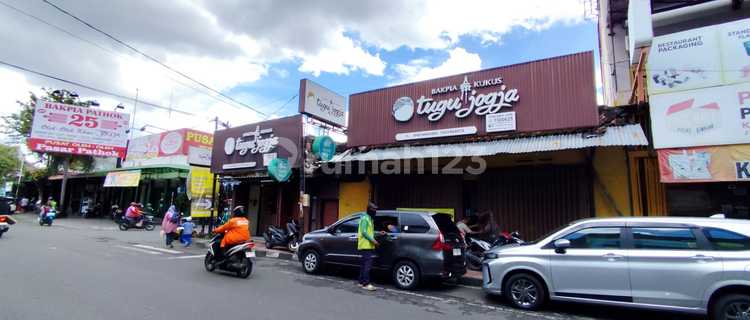 Shop House on Bhayangkara Street, A Few Meters from Malioboro, Yogyakarta. 1