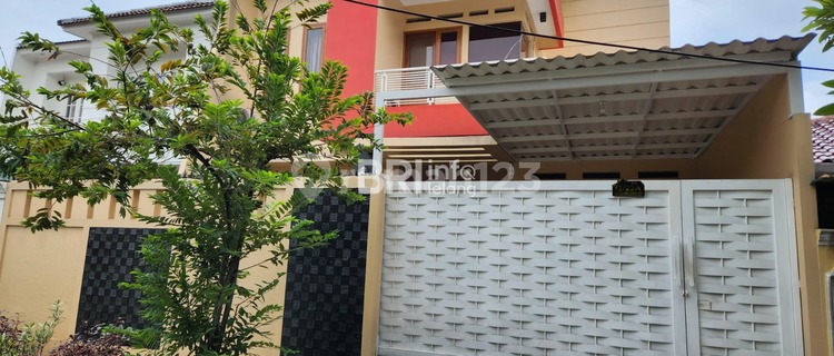 MURAH! Rumah 2 Lantai LT 239 M² di Duren Sawit (Bebas Banjir) 1