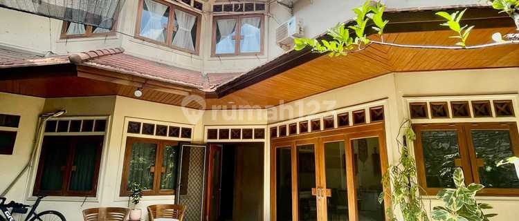 Rumah Nyaman Dan Luas Di Hang Jebat - Kebayoran Baru 1