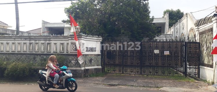 Rumah Luas di Jakarta Selatan Dijual Murah Melalui Lelang 1