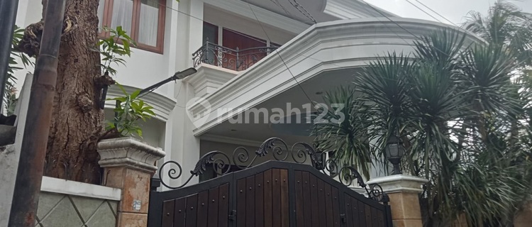 Modern House in Premium Location Kebayoran Baru, South Jakarta 1