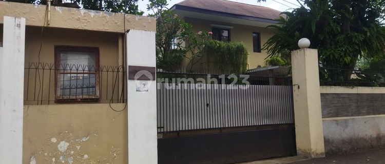 Luxury House in South Jakarta, Auction Sale at Low Price 1