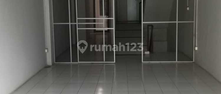 For Rent Shop House in Central Salemba, Central Jakarta, Freight Elevator Available, Suitable for Business 1