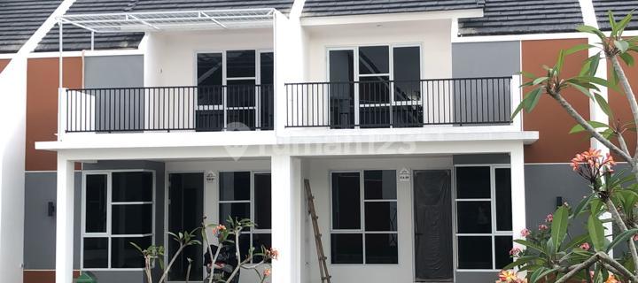 Beautiful Ready-to-Occupy House in a City Center Cluster with Complete Facilities and Close to Toll Access 1