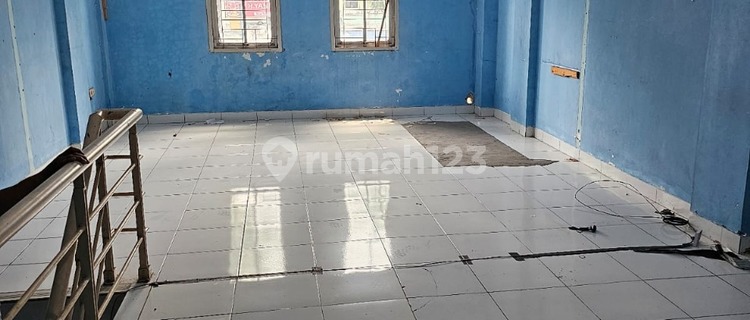 Ready-to-Use Shop House with Spacious Parking and Comfortable Environment 1